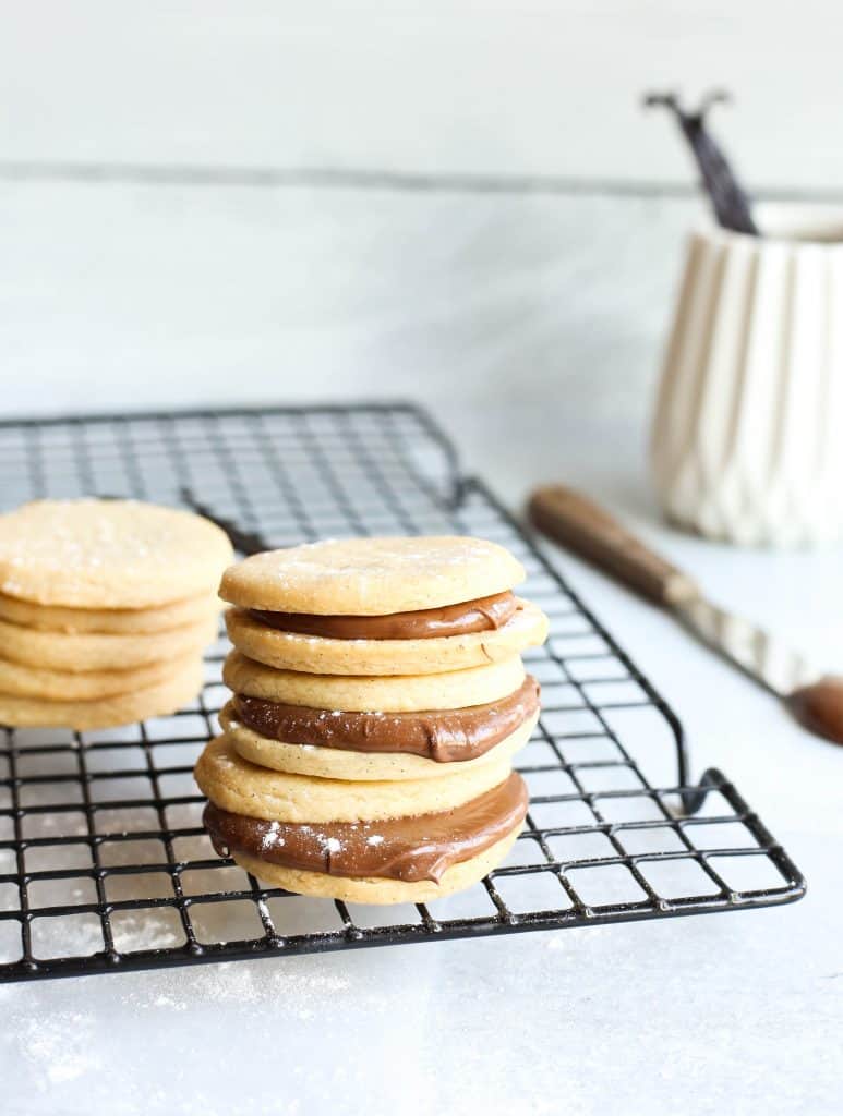 vanilla shortbread cookie