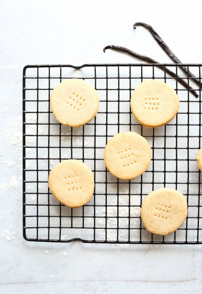 vanilla shortbread cookie